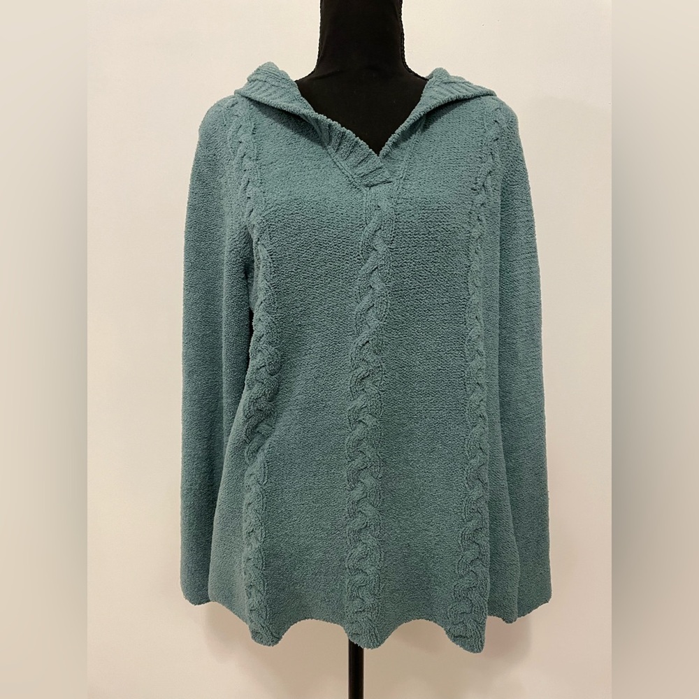 Royal Robbins Women's V-Neck Sweater in Teal